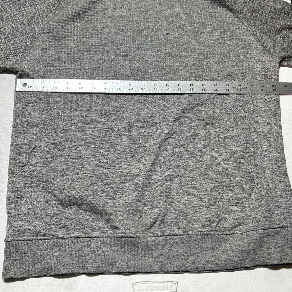 Lululemon Men Large Engineered Warmth Long Sleeve Crewneck Sweater Heather Grey